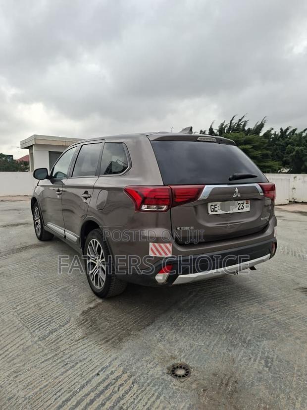 Mitsubishi Outlander SEL FWD 2017 Gray
