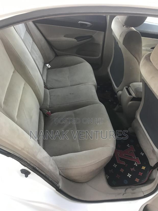 Honda Civic 1.8 5 Door Automatic 2011 White