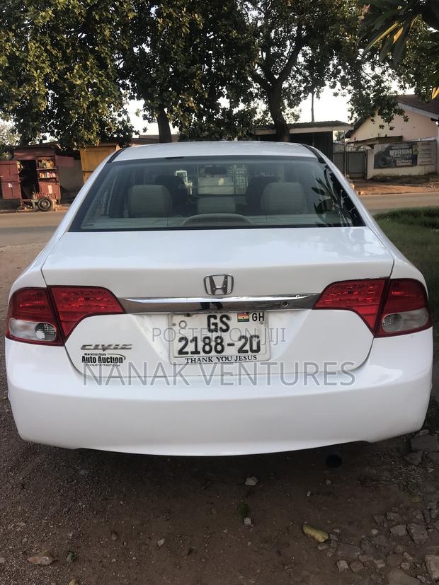 Honda Civic 1.8 5 Door Automatic 2011 White