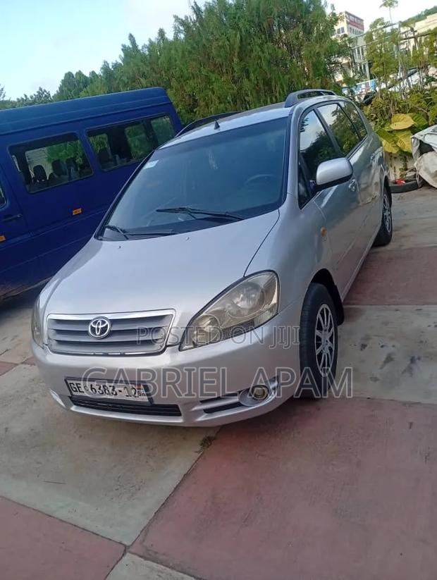 Toyota Avensis Verso 2007 Silver