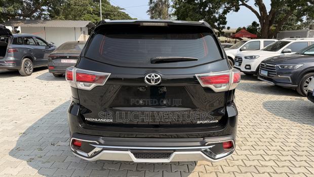 Toyota Highlander 2016 Black