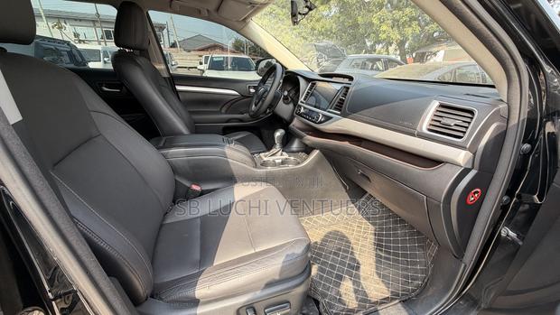 Toyota Highlander 2016 Black