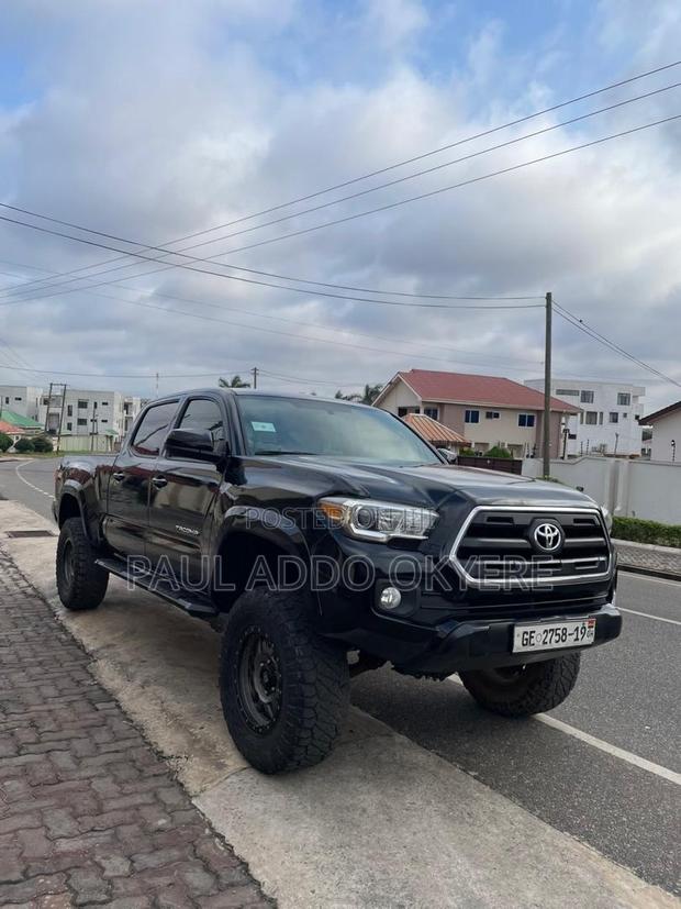 Toyota Tacoma 2017 Black