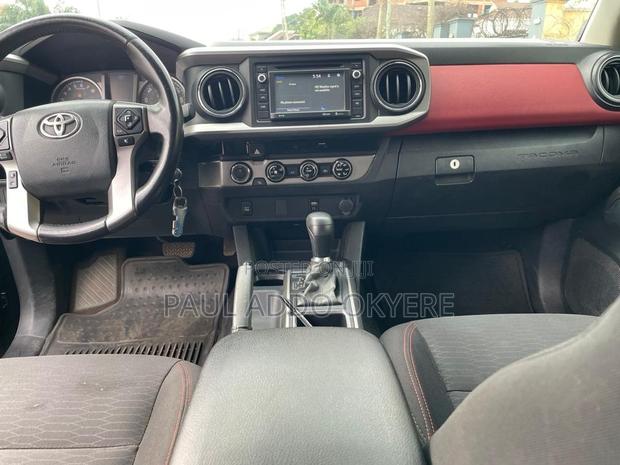 Toyota Tacoma 2017 Black