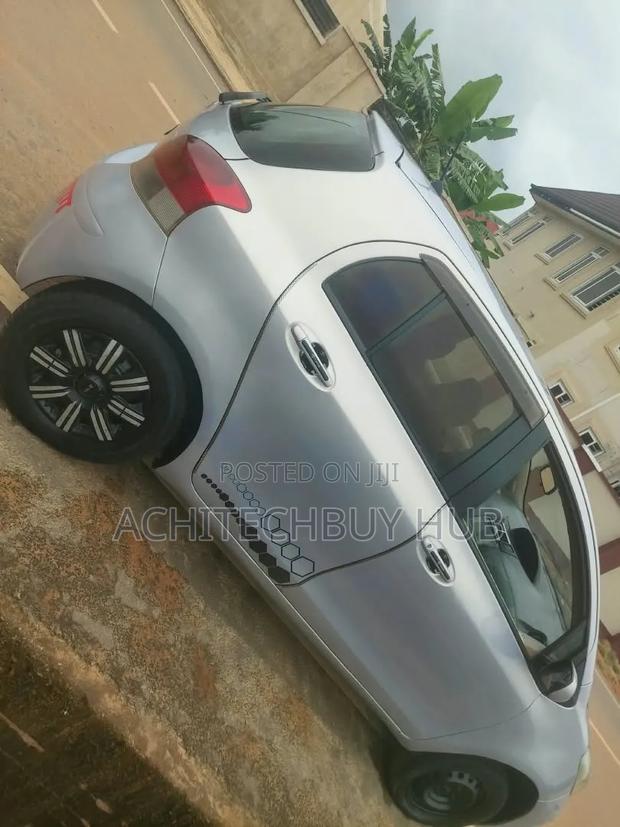 Toyota Yaris 2010 Gray