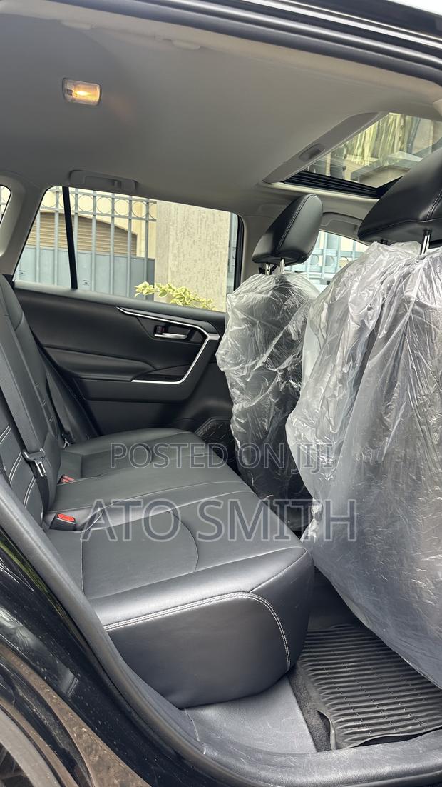 Toyota RAV4 2021 Black