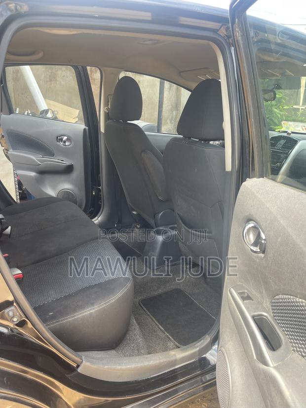Nissan Versa 1.6 SV 2016 Black