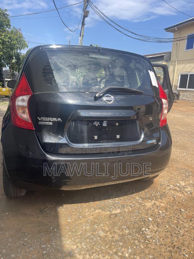 Nissan Versa 1.6 SV 2016 Black
