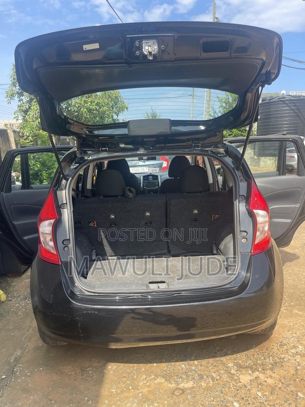 Nissan Versa 1.6 SV 2016 Black