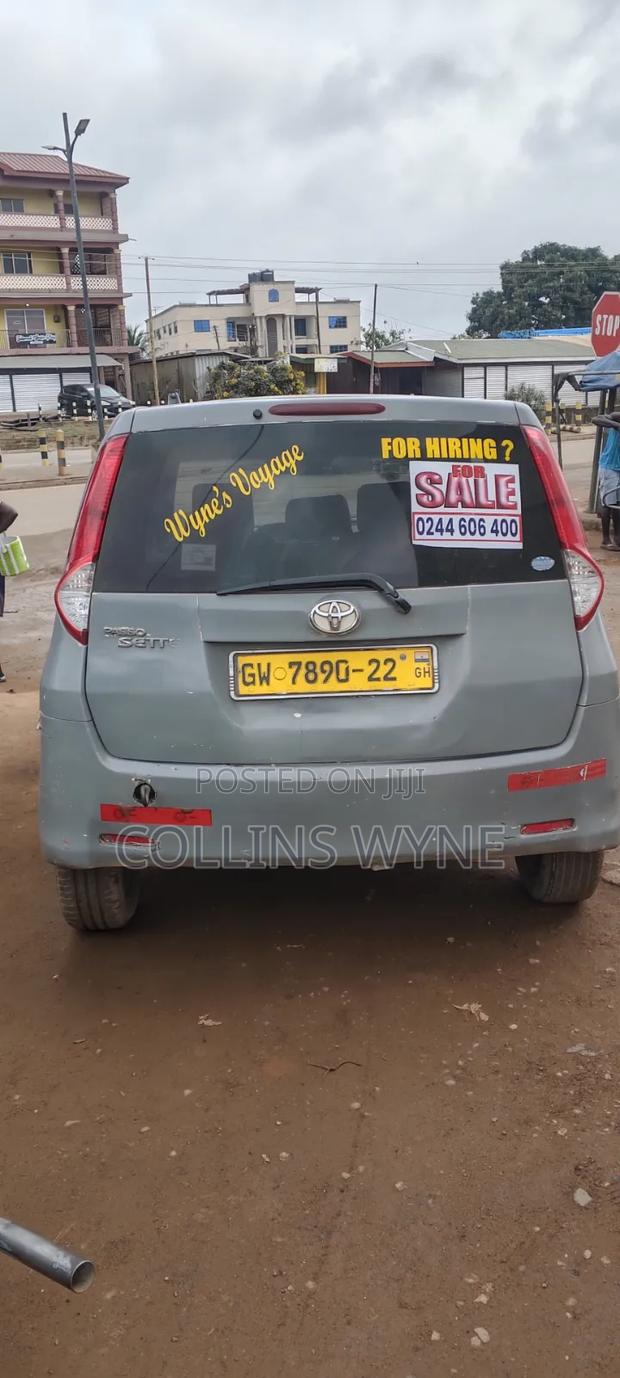 Toyota Passo Sette 2010 Gray