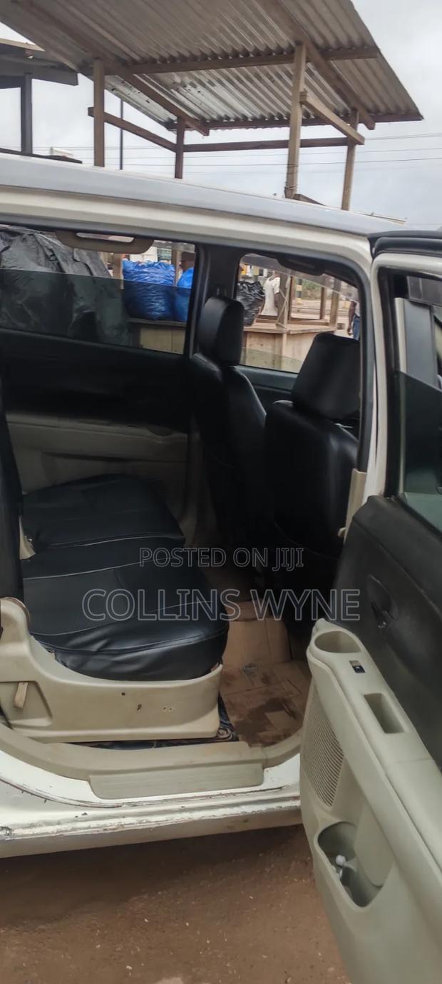 Toyota Passo Sette 2010 Gray