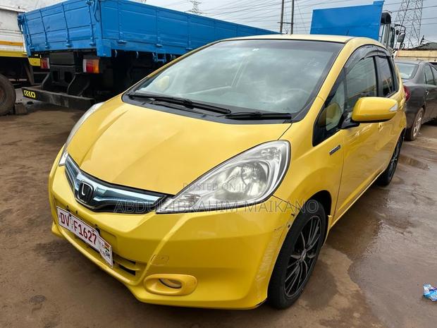 Honda Fit 2014 Yellow