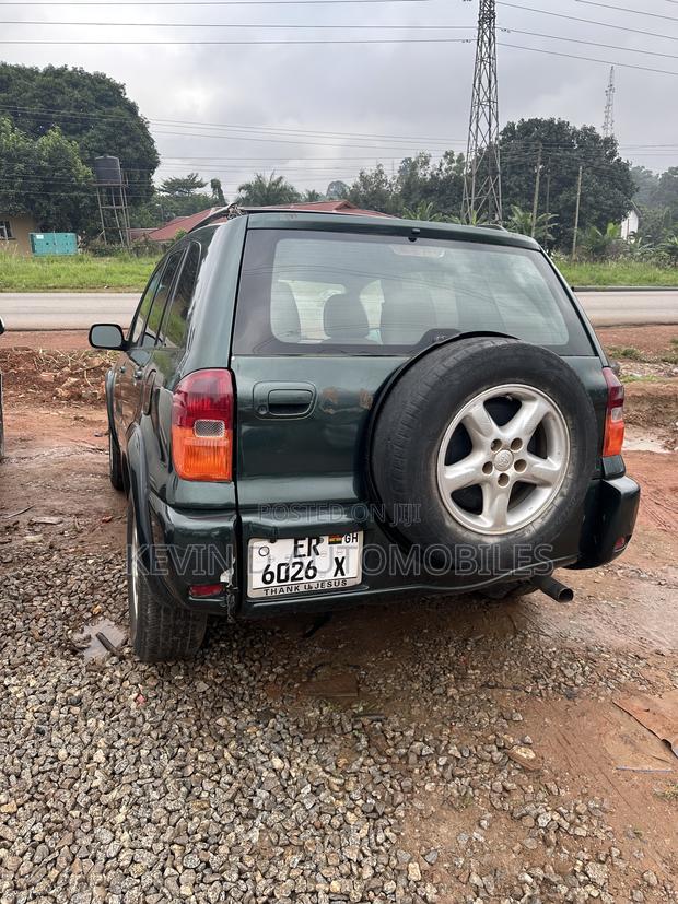 Toyota RAV4 Base FWD 2001 Green