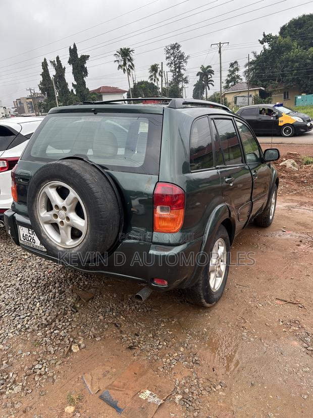 Toyota RAV4 Base FWD 2001 Green