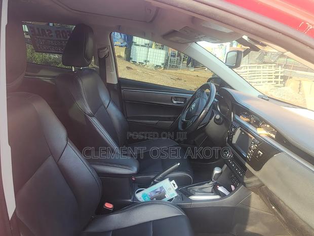 Toyota Corolla 2016 Red