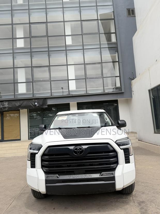Toyota Tundra 1794 5.7L V8 4x4 CrewMax 5.6 ft. box 145.7 in. WB 2020