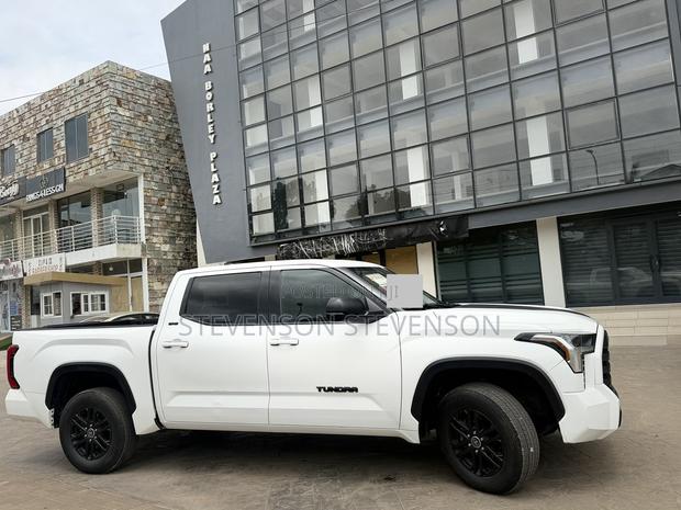Toyota Tundra 1794 5.7L V8 4x4 CrewMax 5.6 ft. box 145.7 in. WB 2020