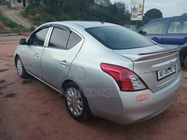 Nissan Versa 1.6 S 4dr Sedan (1.6L 4cyl 5M) 2014 Silver