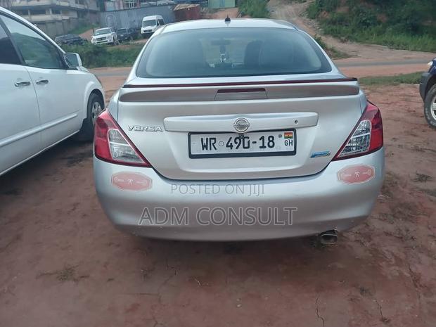 Nissan Versa 1.6 S 4dr Sedan (1.6L 4cyl 5M) 2014 Silver