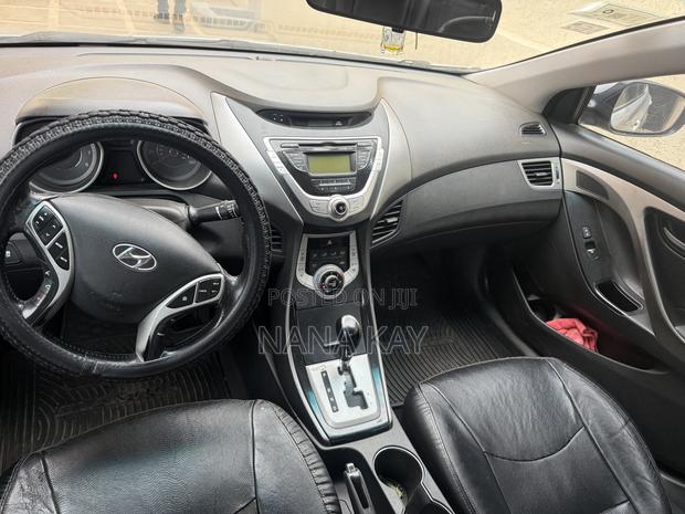 Hyundai Elantra GLS Sedan FWD (1.8L 4cyl 6M) 2013 Silver