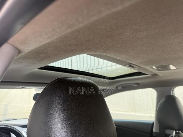 Hyundai Elantra GLS Sedan FWD (1.8L 4cyl 6M) 2013 Silver