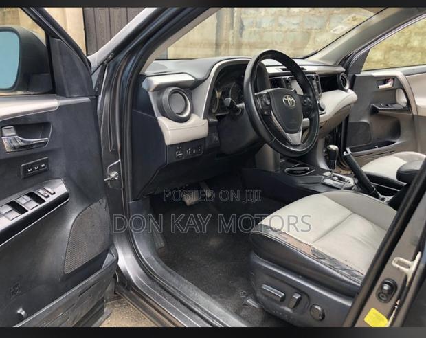 Toyota RAV4 Limited FWD (2.5L 4cyl 6A) 2016 Black