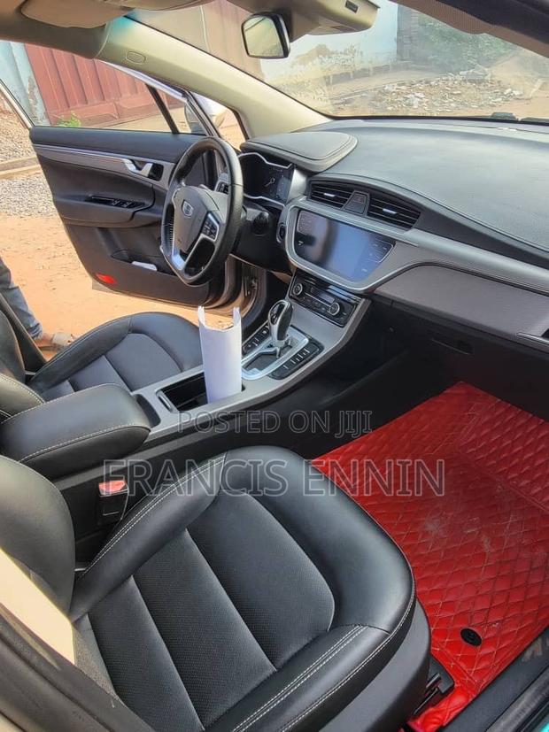 Geely Emgrand EV450 2018 Gold