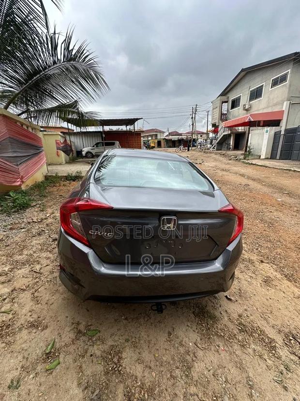 Honda Civic LX Sedan 2018 Silver