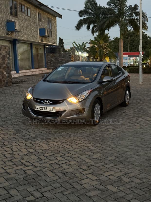 Hyundai Elantra GLS Sedan FWD (1.8L 4cyl 6M) 2013 Gray