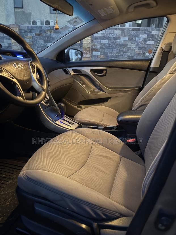 Hyundai Elantra GLS Sedan FWD (1.8L 4cyl 6M) 2013 Gray