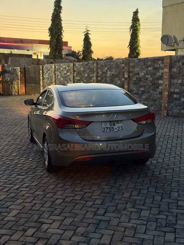 Hyundai Elantra GLS Sedan FWD (1.8L 4cyl 6M) 2013 Gray