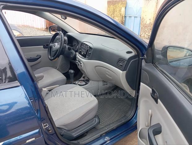 Hyundai Accent 2010 Blue