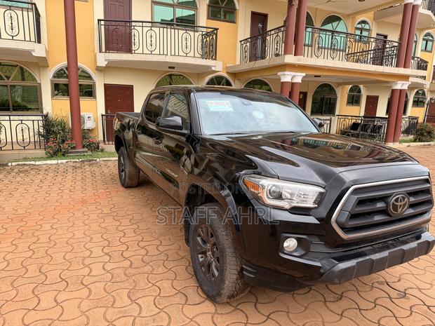 Toyota Tacoma SR5 Double Cab 6' Bed V6 AT 2023 Black