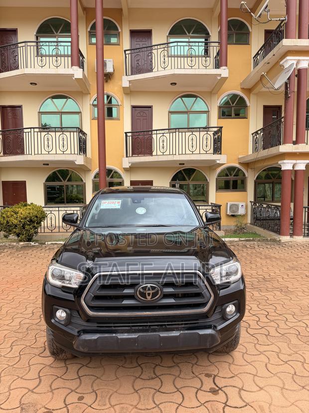 Toyota Tacoma SR5 Double Cab 6' Bed V6 AT 2023 Black