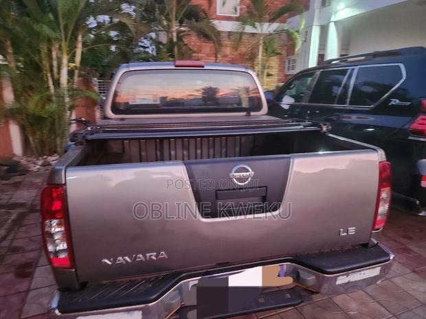 Nissan Navara 2016 Brown
