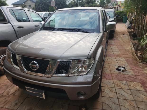 Nissan Navara 2016 Brown