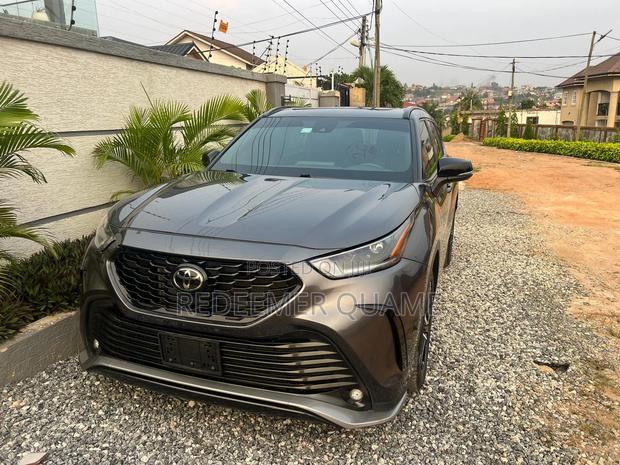 Toyota Highlander 2022 Gray