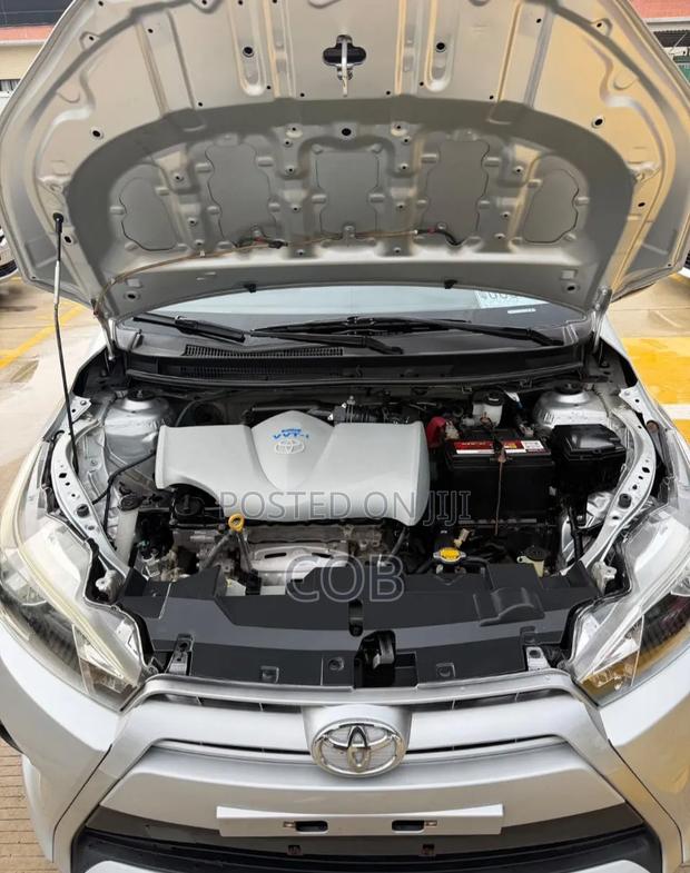 Toyota Yaris 2016 Silver