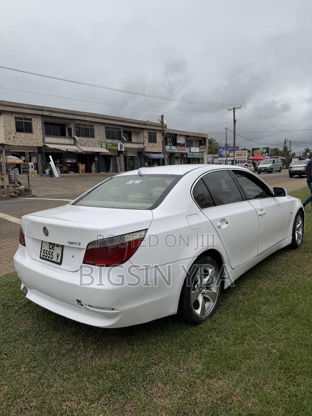 BMW 523i 2011 White