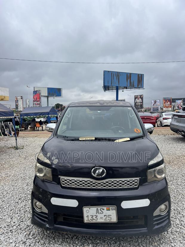 Toyota Voxy 2012 Brown