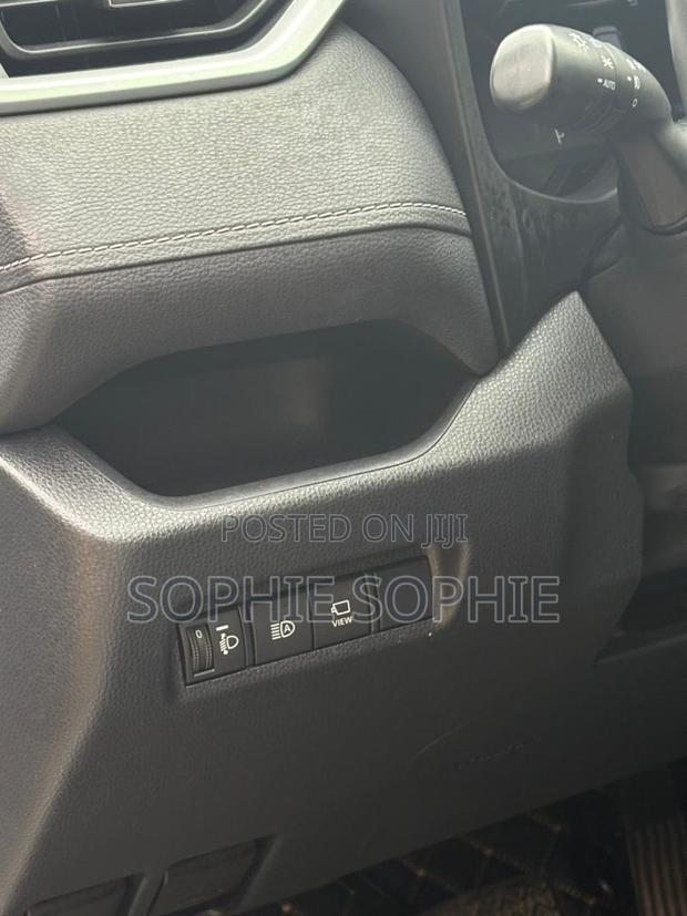 Toyota RAV4 XLE 2022 White