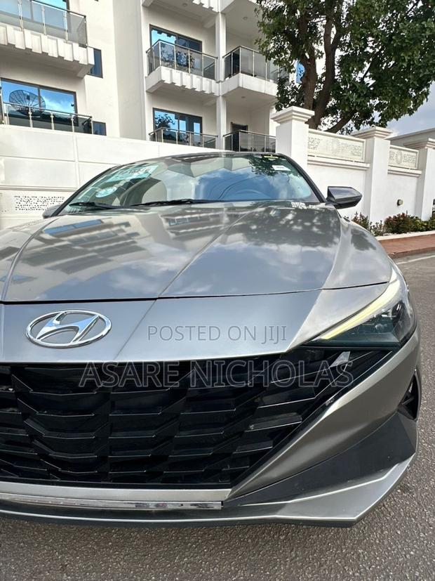 Hyundai Elantra 2023 Silver