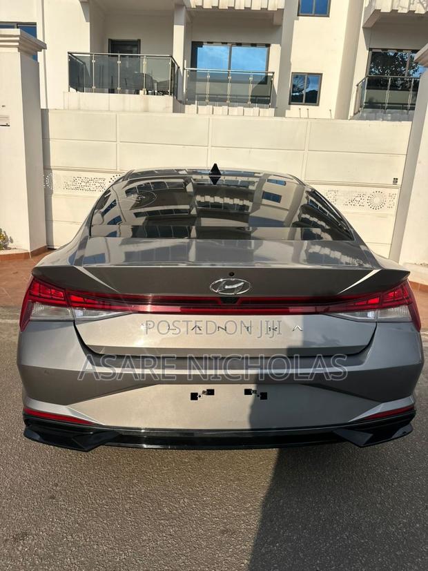Hyundai Elantra 2023 Silver