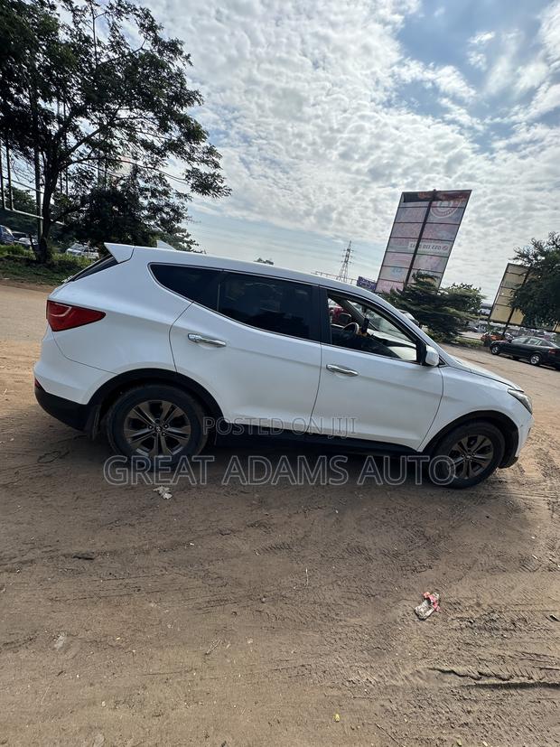 Hyundai Santa Fe 2012 White