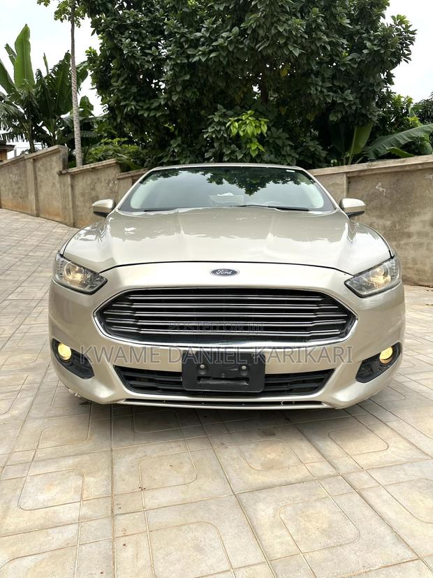 Ford Fusion 2018 Gold