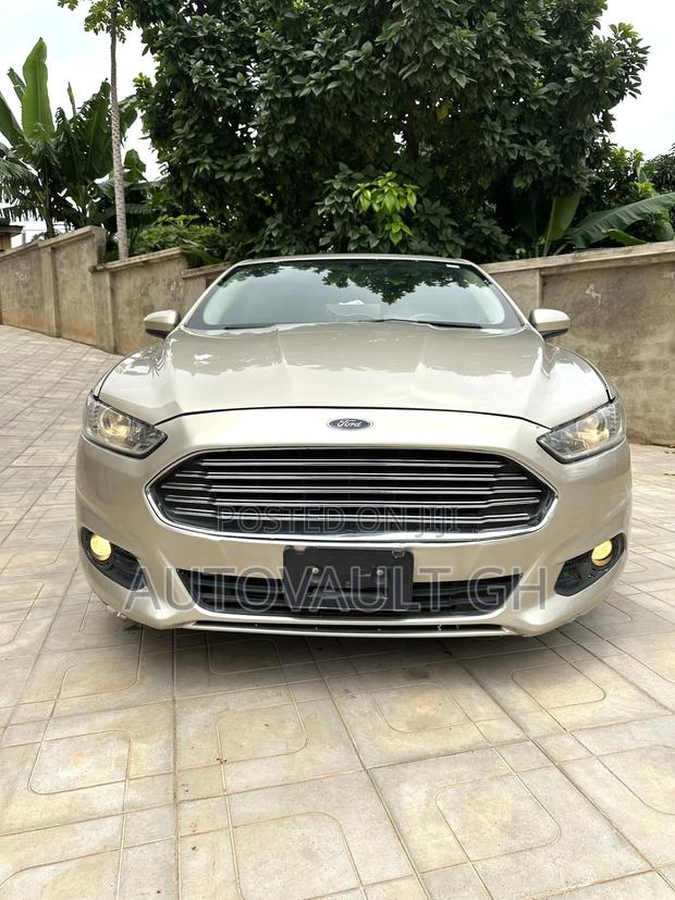 Ford Fusion 2018 Gold