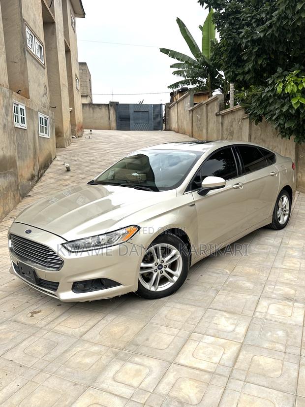 Ford Fusion 2018 Gold