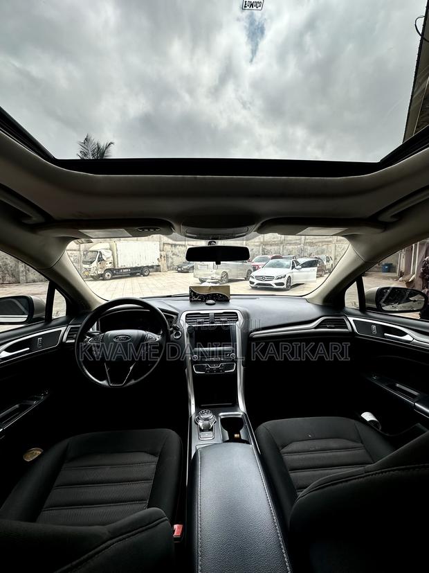 Ford Fusion 2018 Gold