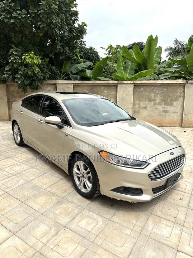 Ford Fusion 2018 Gold