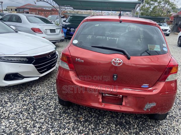 Toyota Vitz 2011 Red